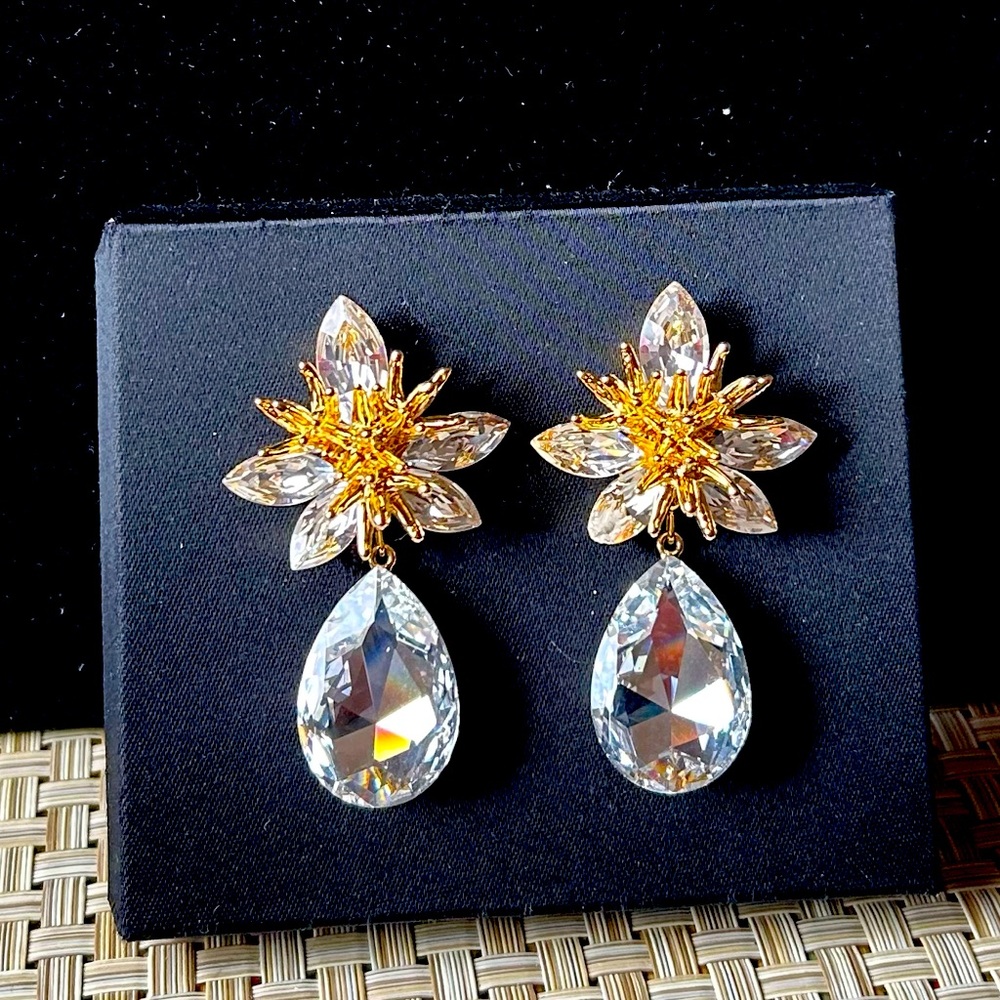 Wendy Gell beautiful gold tone and crystal clip on earrings.
